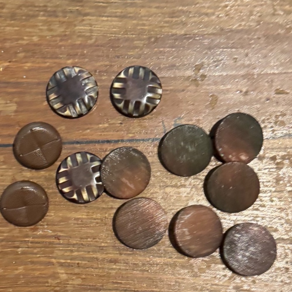 Vintage Mixed Lot Shank Buttons Carved Vegetable Ivory Tagua Nut Early Plastic